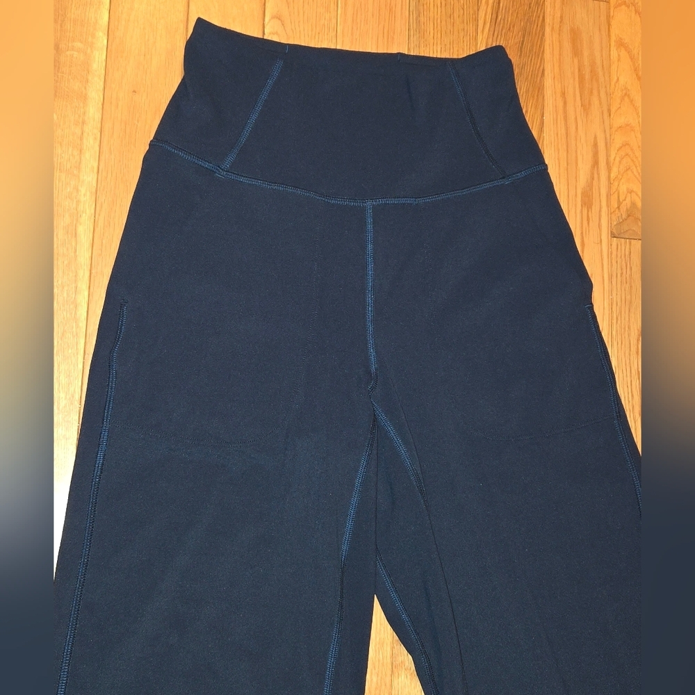 Lululemon High Rise Align Wide-Leg Cropped Pant 23" Navy Blue Size 2 - Picture 2 of 12